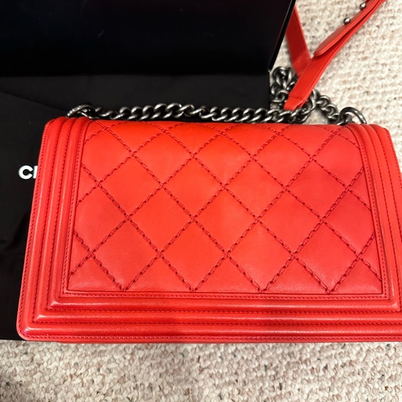 Brand new medium Chanel boy bag. 100% authentic with original card and box - Picture 5 of 8